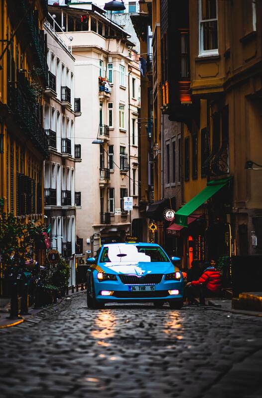 улица, каменная кладка, архитектура, булыжная мостовая, машина, автомобиль, авто