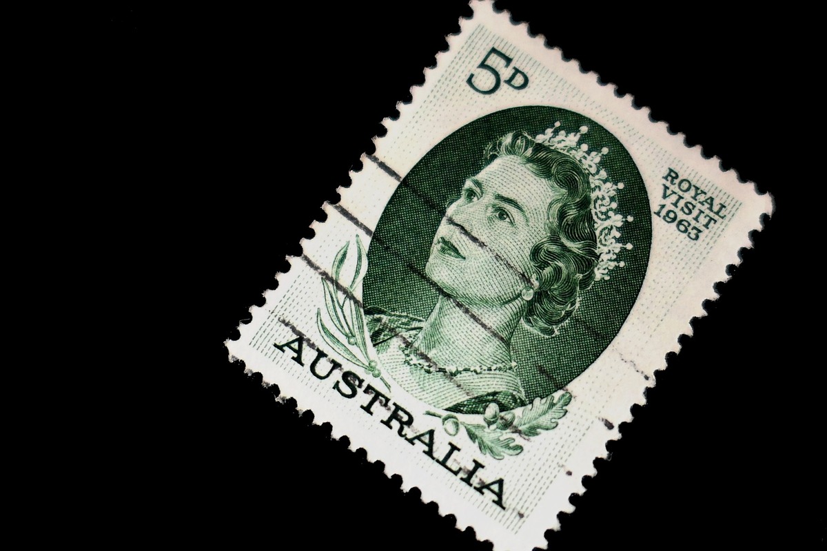 почтовые марки,бумага