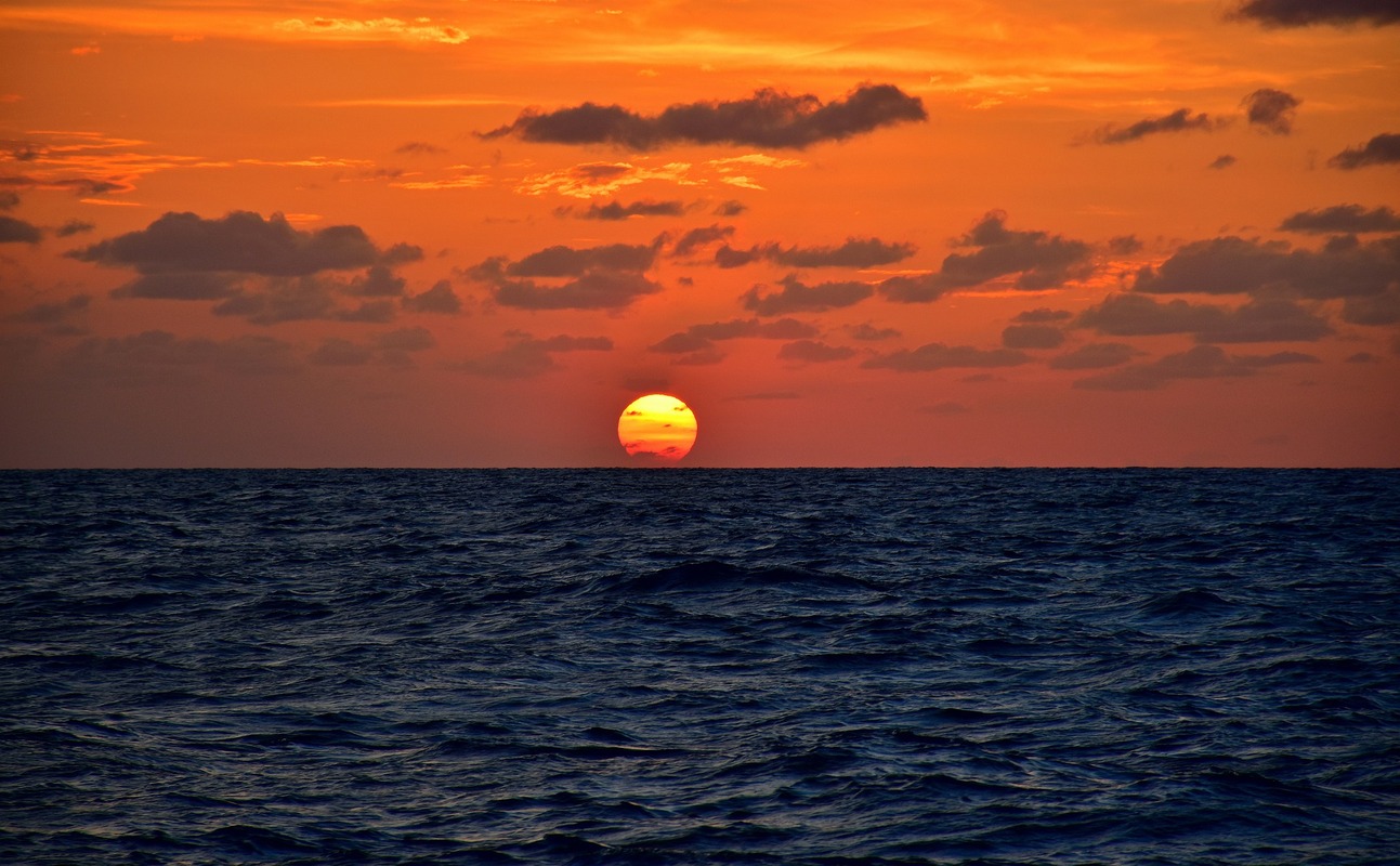 море, закат